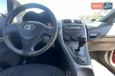 Хэтчбек Toyota Auris 2007 в 