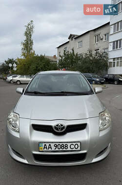 Хэтчбек Toyota Auris 2007 в 