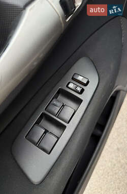 Хэтчбек Toyota Auris 2007 в 