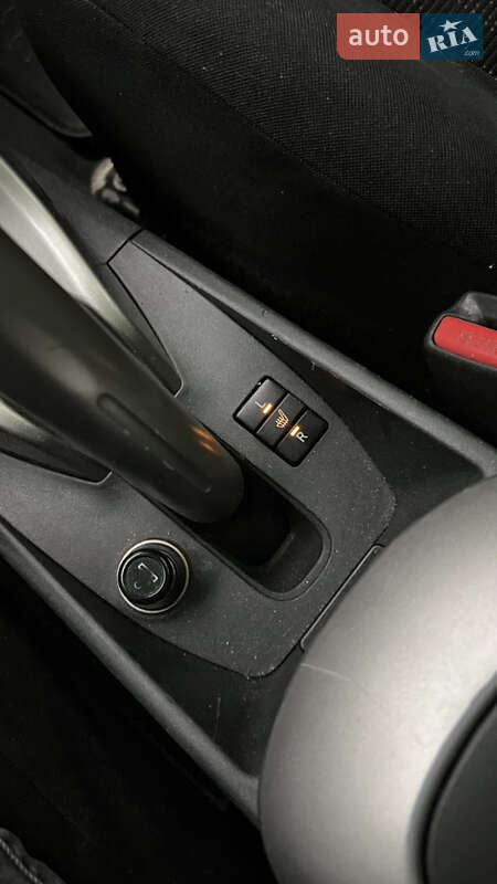 Хэтчбек Toyota Auris 2007 в Киеве