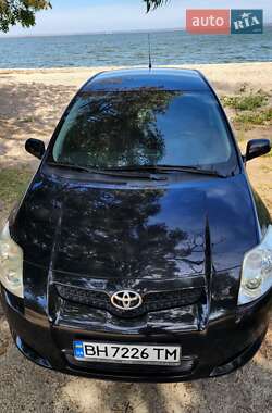 Хэтчбек Toyota Auris 2008 в 