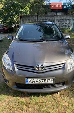 Хетчбек Toyota Auris 2011 в Києві