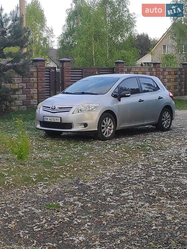 Toyota Auris 2010