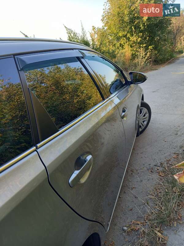 Универсал Toyota Auris 2014 в Обухове