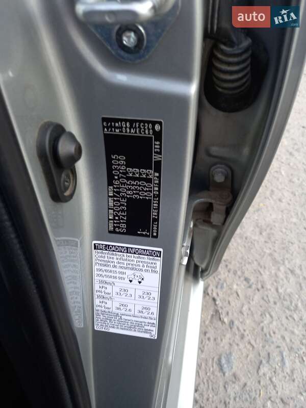 Универсал Toyota Auris 2014 в Обухове