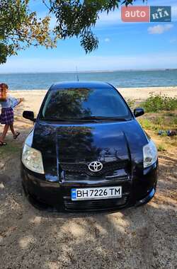 Хэтчбек Toyota Auris 2008 в 