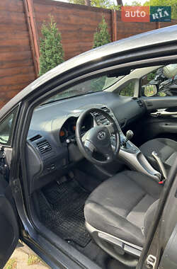 Хэтчбек Toyota Auris 2008 в 