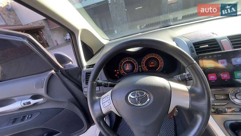 Хетчбек Toyota Auris 2008 в Луцьку