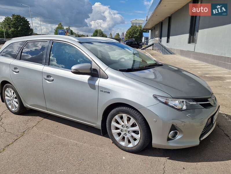 Універсал Toyota Auris 2013 в Львові