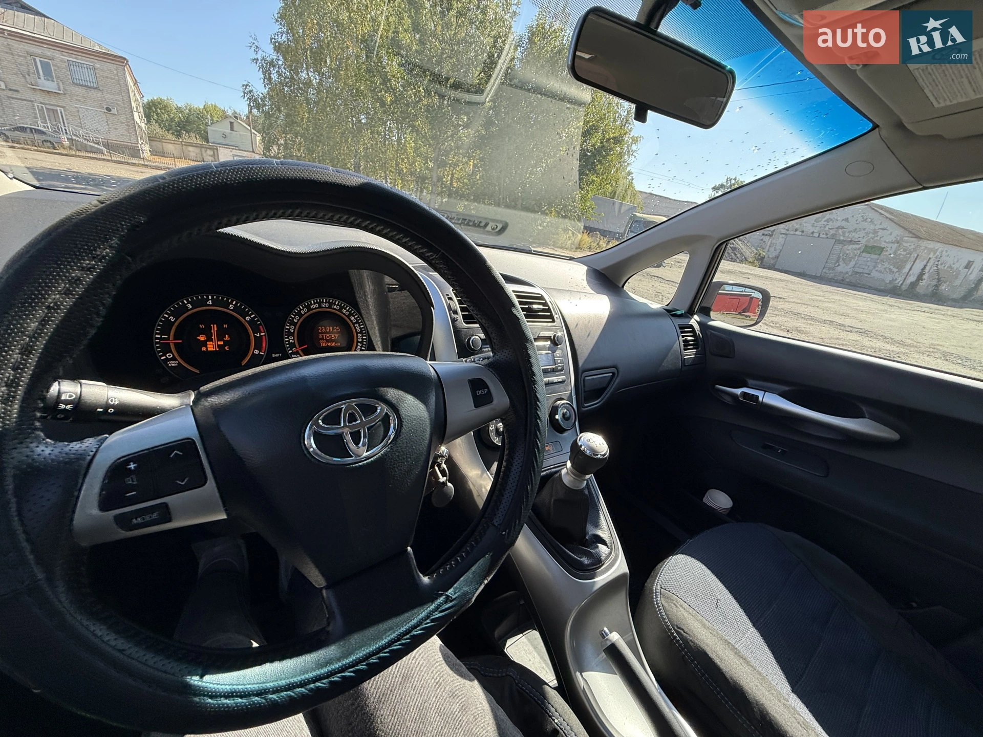 2010 Toyota Auris - мініатюра 12