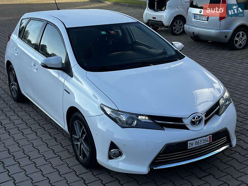 Хэтчбек Toyota Auris 2013 в Луцке
