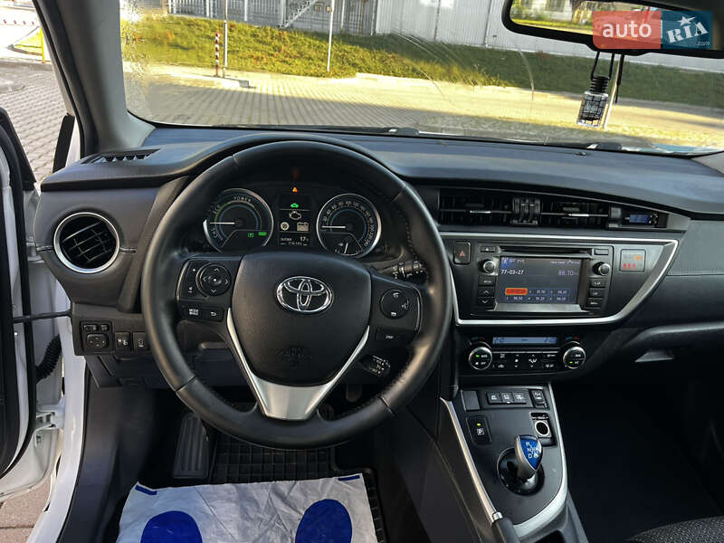 Хэтчбек Toyota Auris 2013 в Луцке