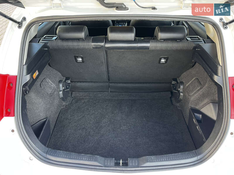 Хэтчбек Toyota Auris 2013 в Луцке