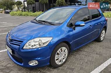 Хэтчбек Toyota Auris 2010 в Днепре