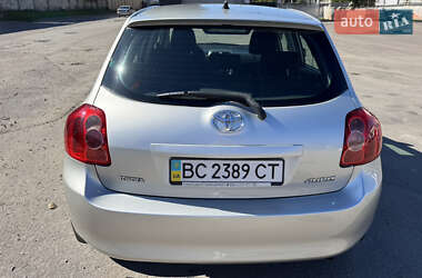 Хэтчбек Toyota Auris 2007 в 