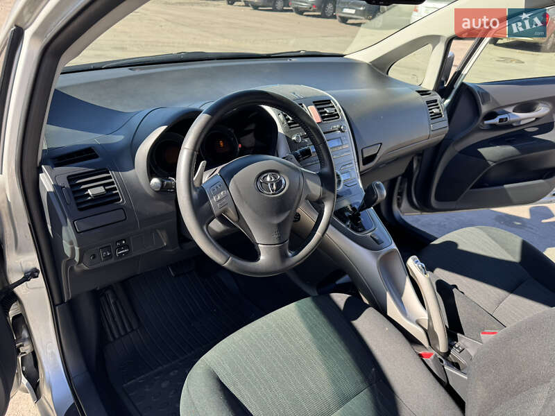 Хэтчбек Toyota Auris 2007 в Львове