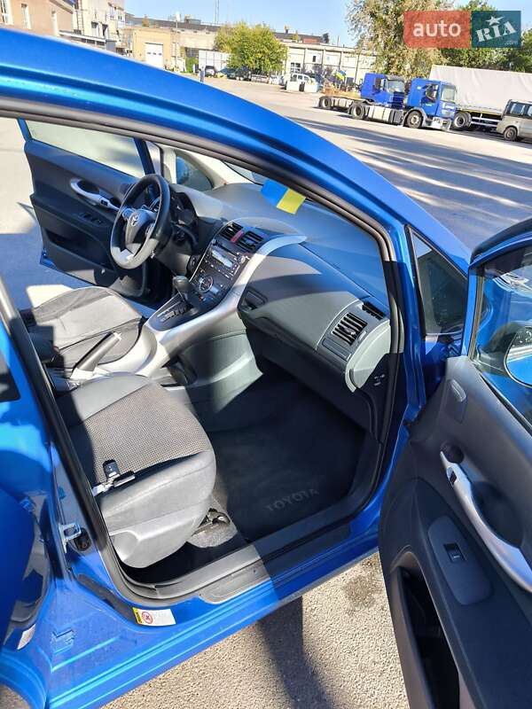 Хетчбек Toyota Auris 2011 в Києві фото 13 Хетчбек Toyota Auris 2011 в Києві