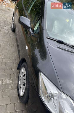 Хэтчбек Toyota Auris 2008 в 