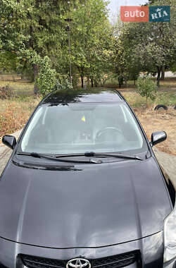 Хэтчбек Toyota Auris 2008 в 