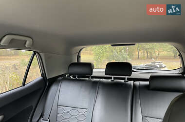 Хэтчбек Toyota Auris 2008 в 