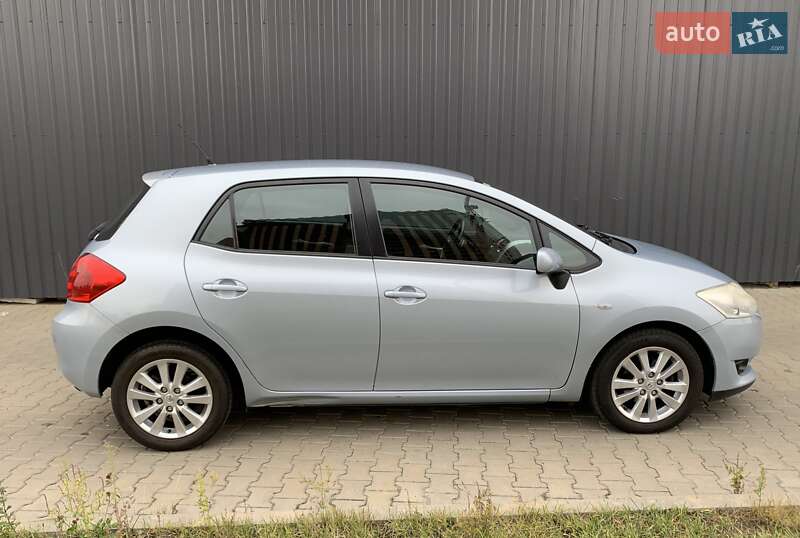 Хэтчбек Toyota Auris 2007 в Киеве