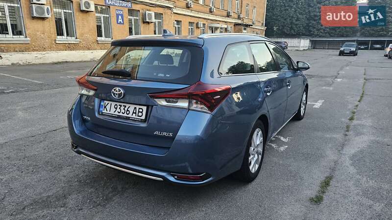 Універсал Toyota Auris 2015 в Києві