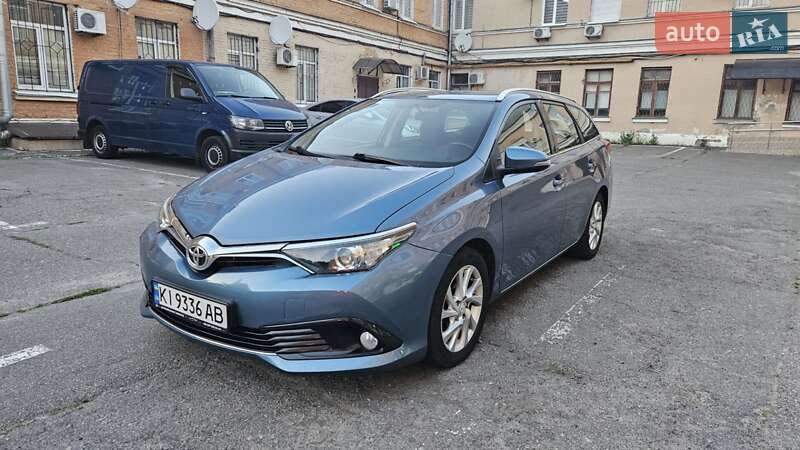 Універсал Toyota Auris 2015 в Києві