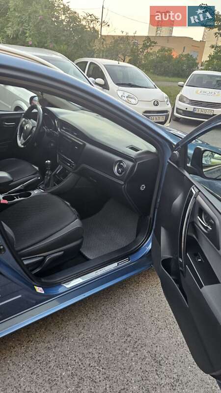 Універсал Toyota Auris 2015 в Києві