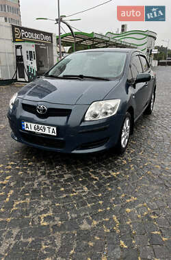 Хэтчбек Toyota Auris 2008 в 