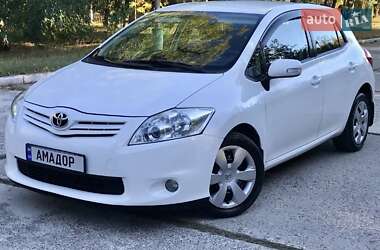 Хетчбек Toyota Auris 2011 в П'ятихатках