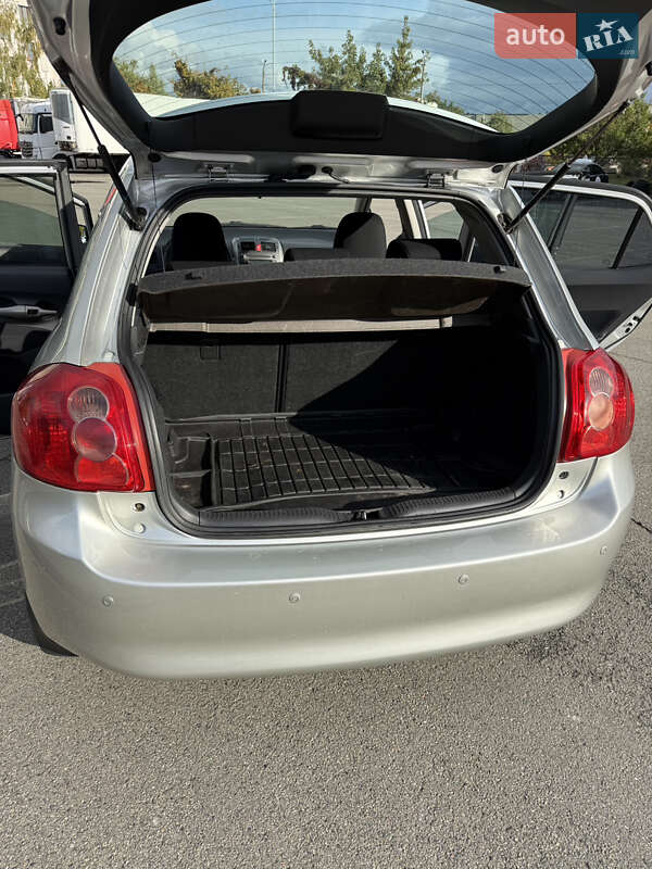 Хэтчбек Toyota Auris 2008 в Киеве