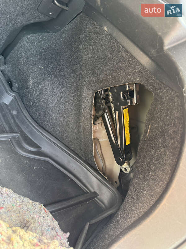 Хэтчбек Toyota Auris 2008 в Киеве