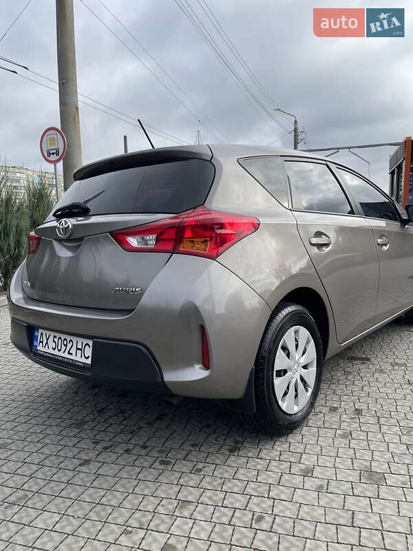 Хэтчбек Toyota Auris 2013 в Полтаве