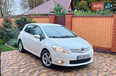 Хэтчбек Toyota Auris 2012 в Киеве