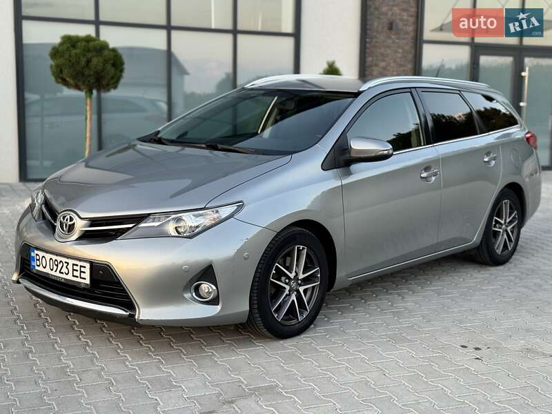 Универсал Toyota Auris 2014 в Тернополе