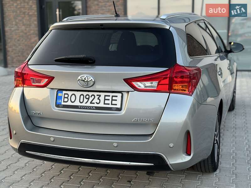 Универсал Toyota Auris 2014 в Тернополе