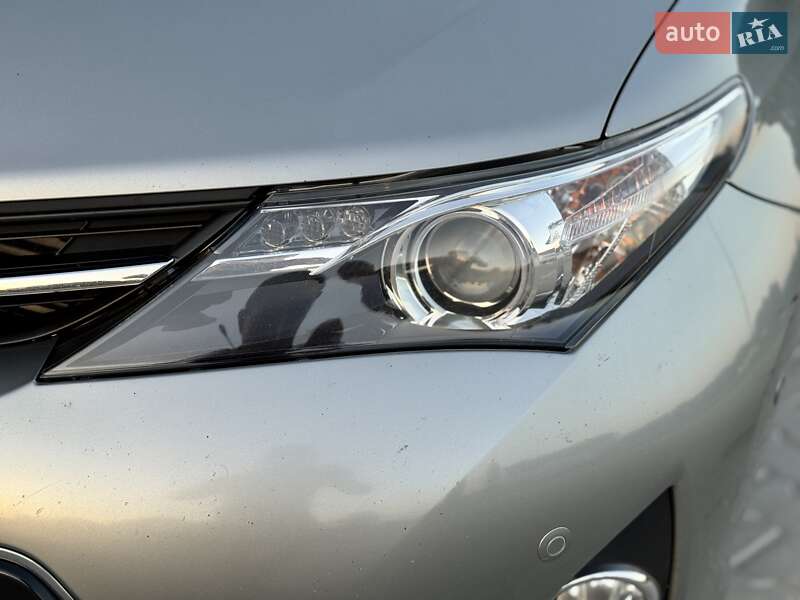 Универсал Toyota Auris 2014 в Тернополе
