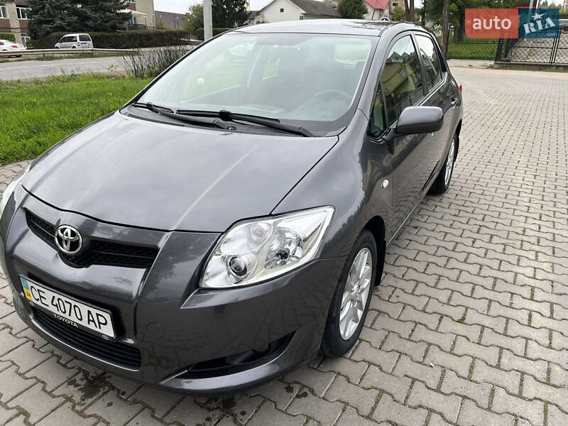 Хэтчбек Toyota Auris 2008 в Черновцах