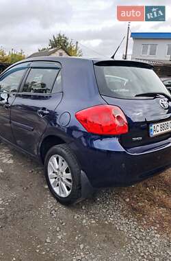 Хэтчбек Toyota Auris 2007 в 