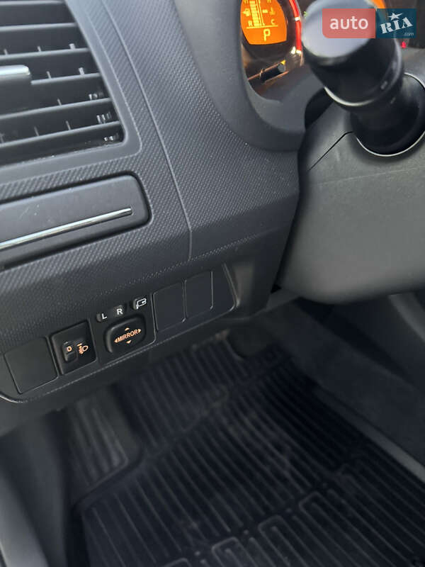 Хэтчбек Toyota Auris 2011 в Киеве