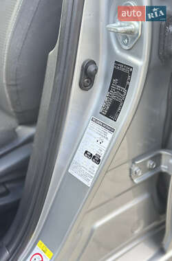Хэтчбек Toyota Auris 2014 в 