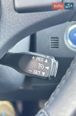Хэтчбек Toyota Auris 2014 в 