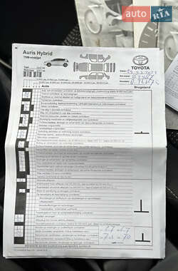 Хэтчбек Toyota Auris 2014 в 