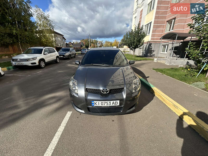 Хэтчбек Toyota Auris 2007 в 