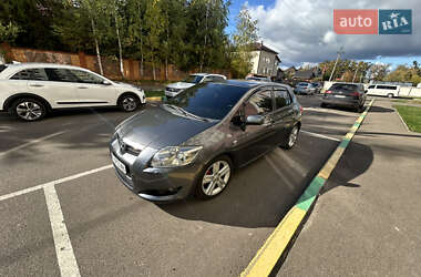 Хэтчбек Toyota Auris 2007 в 