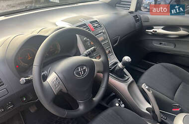 Хэтчбек Toyota Auris 2008 в 