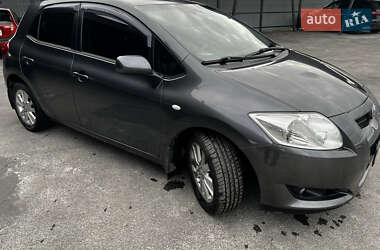 Хэтчбек Toyota Auris 2007 в 