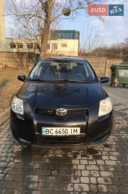 Хэтчбек Toyota Auris 2008 в 