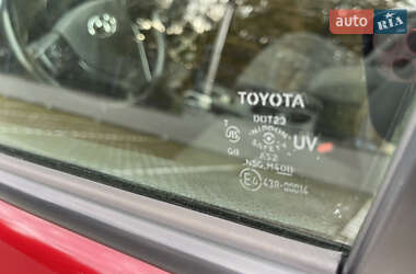 Хэтчбек Toyota Auris 2015 в 