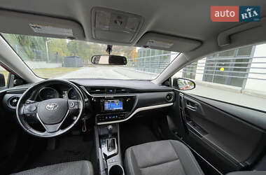 Хэтчбек Toyota Auris 2015 в 
